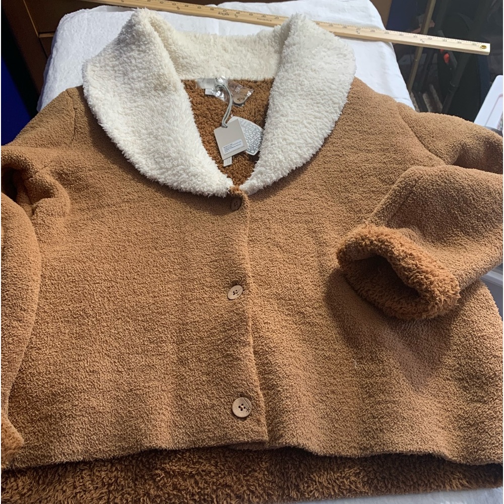 Barefoot Dreams size large honey/cream jacket